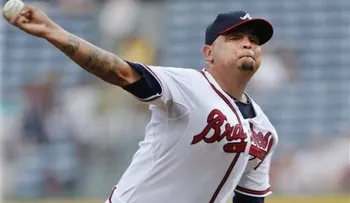 Venezolano Pérez gana a Padres lanzando 7 innings por Bravos