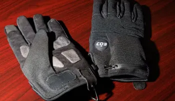 Informe militar revela que guantes de descarga eléctrica comprados por ICE provocan dolor, sumisión y miedo