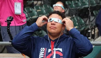 Bartolo Colón vio el eclipse solar en Chicago