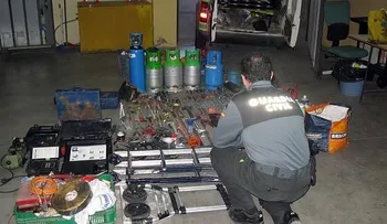 Le dan una pela de palos por ladrones