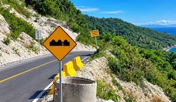 El Derrumbao, en Barahona, sigue siendo un tramo vial peligroso pese a las intervenciones del MOPC