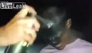 VIDEO: Policías castigan a un GRAFITERO en Brasil