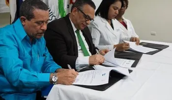 Administración Pública firma acuerdos con hospitales para mejora de servicios