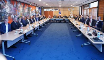 Valdez Albizu, Magín Díaz y Sanz Lovatón pasan revista a la economía junto a presidentes de la banca múltiple