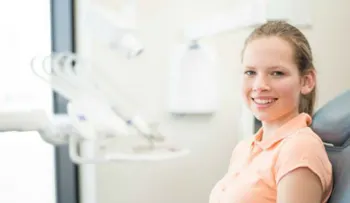 Alivia de manera natural el dolor de encías