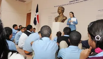 Minerd promueve el turismo estudiantil