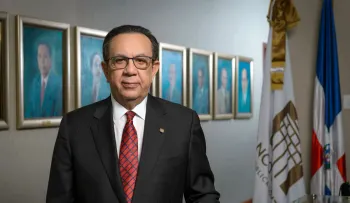 Valdez Albizu resalta estabilidad económica de RD pese a incertidumbre global