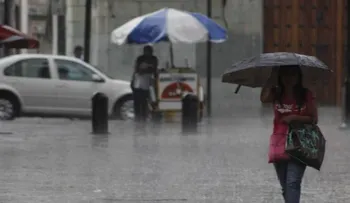 18 provincias en alerta y 15 comunidades incomunicadas por las lluvias