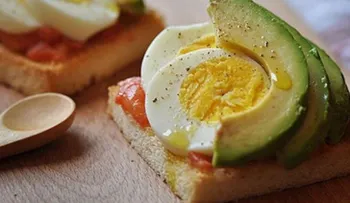 ¿Qué alimentos debes comer antes de iniciar tu rutina de ejercicios?