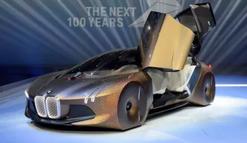 BMW celebra sus 100 años presentando el auto del futuro