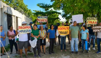 Comunitarios de Los Prados de San Luis protestan por el arreglo de sus calles