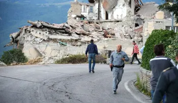 Minuto a minuto: sismo de 6,2 deja varios muertos y edificios derrumbados