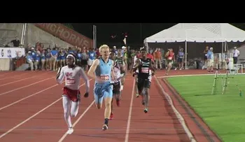 En un final de película, atleta gana carrera plantando la cara (Video)
