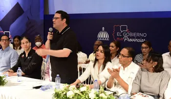 Director de Aduanas escucha a comunitarios de sectores de la circunscripción 3 del DN y se compromete a volver en 45 días para dar respuestas