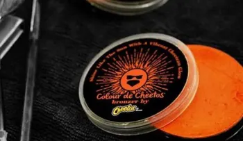 ¡Insólito! Polvos bronceadores de Cheetos