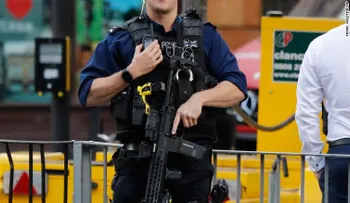 Arrestan a un hombre en relación con el ataque en el metro de Londres