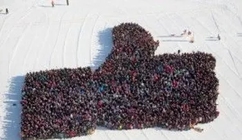 Crean el â??ME GUSTAâ? humano más grande del mundo