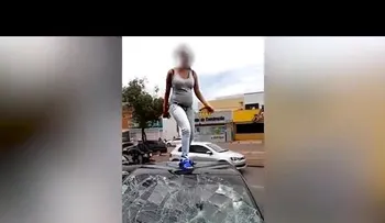 Si eres infiel a tu mujer embarazada, esto te puede ocurrir a tu coche (VIDEO)