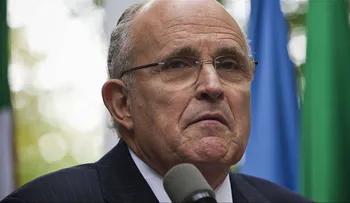 Rudolph Giuliani: Cuando veo a Clinton, la veo con uniforme de prisión