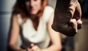 El feminicidio comienza con la dependencia emocional 