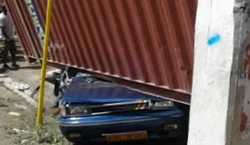 Chofer muere al chocar vehículo con patana estacionada en Santiago 