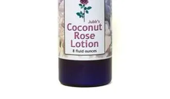 Loción de coco y rosas para que tenga una piel suave 