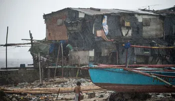 Miles de evacuados y pasajeros varados en Filipinas por tifón
