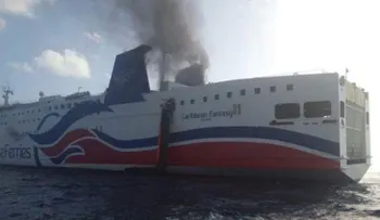 Denuncian negligencia en caso de ferry incendiado 