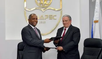 Contraloría y APEC firman acuerdo académico