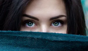 Una mujer china asombra al mundo por sus ojos inusuales 