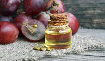 Cómo preparar una crema antiarrugas nocturna con aceite de uva. ¡Toma nota!