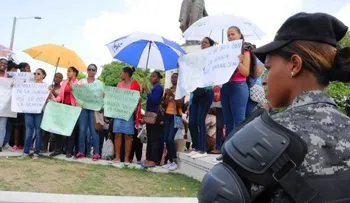 Gobierno entrega autobús para estudiantes comunidad Semana Santa