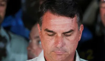 Departamento de Estado de EE.UU. confirma que otorgará visas a Flávio Bolsonaro y su familia