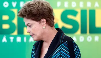 El Tribunal de Cuentas de Brasil ordenó bloquear los bienes de Dilma Rousseff por dañar a Petrobras