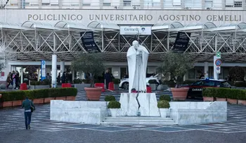 Gemelli, el hospital que atendió a tres papas y vuelve al centro de la atención por la cirugía de León XIV