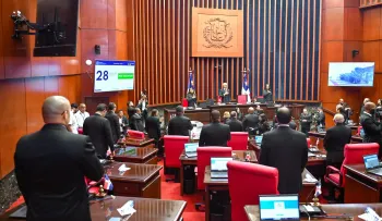 Ricardo de los Santos resalta estabilidad y avances del país