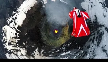 El impresionante vuelo sobre un volcán activo grabado con una GoPro