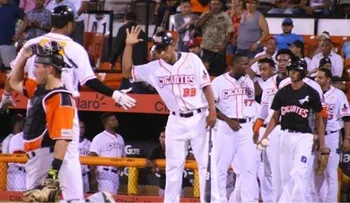 Gigantes derrotan 5-1 a los Toros 