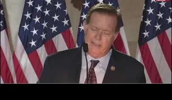 Congresista suplica a Dios llorando que perdone los pecados de EE.UU.
