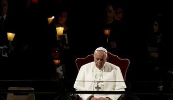 El papa deplora que haya personas que sean rechazadas y marginadas