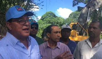 Con inversión de RD$221 millones de pesos inician saneamiento en la cañada Los Platanitos