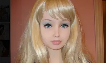 Lolita Richi, la nueva barbie humana de 16 años