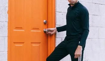 Un joven recibe un disparo mortal tras confundirse de apartamento 