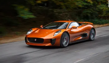 Spectre: Jaguar irrumpe en la fiesta del Aston Martin de James Bond