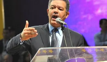 Leonel dice que no modificó Carta Magna para reelegirse para evitar democracia sucumbiera 