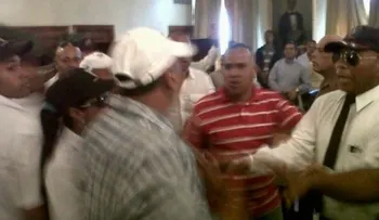 En medio de pleito, eligen presidente de la Sala Capitular de Santiago 