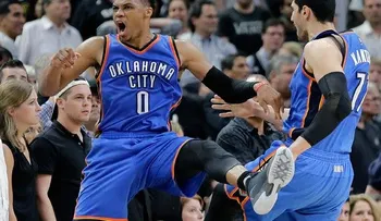 Oklahoma pone a San Antonio contra la pared