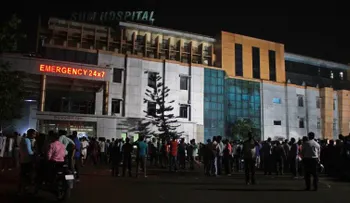 Al menos 19 muertos en un incendio en un hospital en India