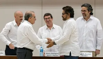 FARC y Gobierno firman resarcir a víctimas y justicia