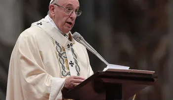 El papa anima a las madres a amamantar a sus hijos "sin temor"